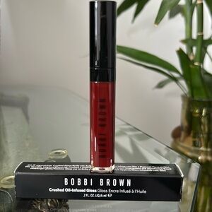 Bobbi Brown Crushed Oil-Infused Gloss in Rock & Red